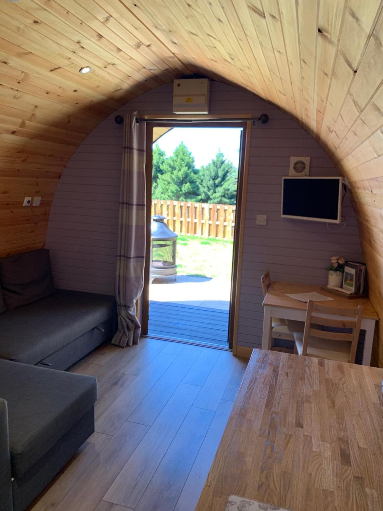 Kersebrock Kabins Falkirk Buitenkant foto